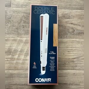 NWT Conair Double Ceramic Flat Iron 1in